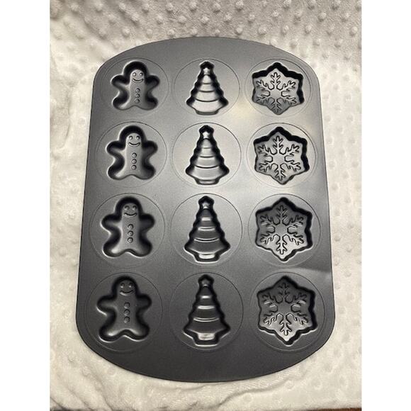Wilton Non-Stick Christmas (Gingerbread Man, Snowflakes, Trees) Cookie Sheet-NEW - Picture 1 of 3